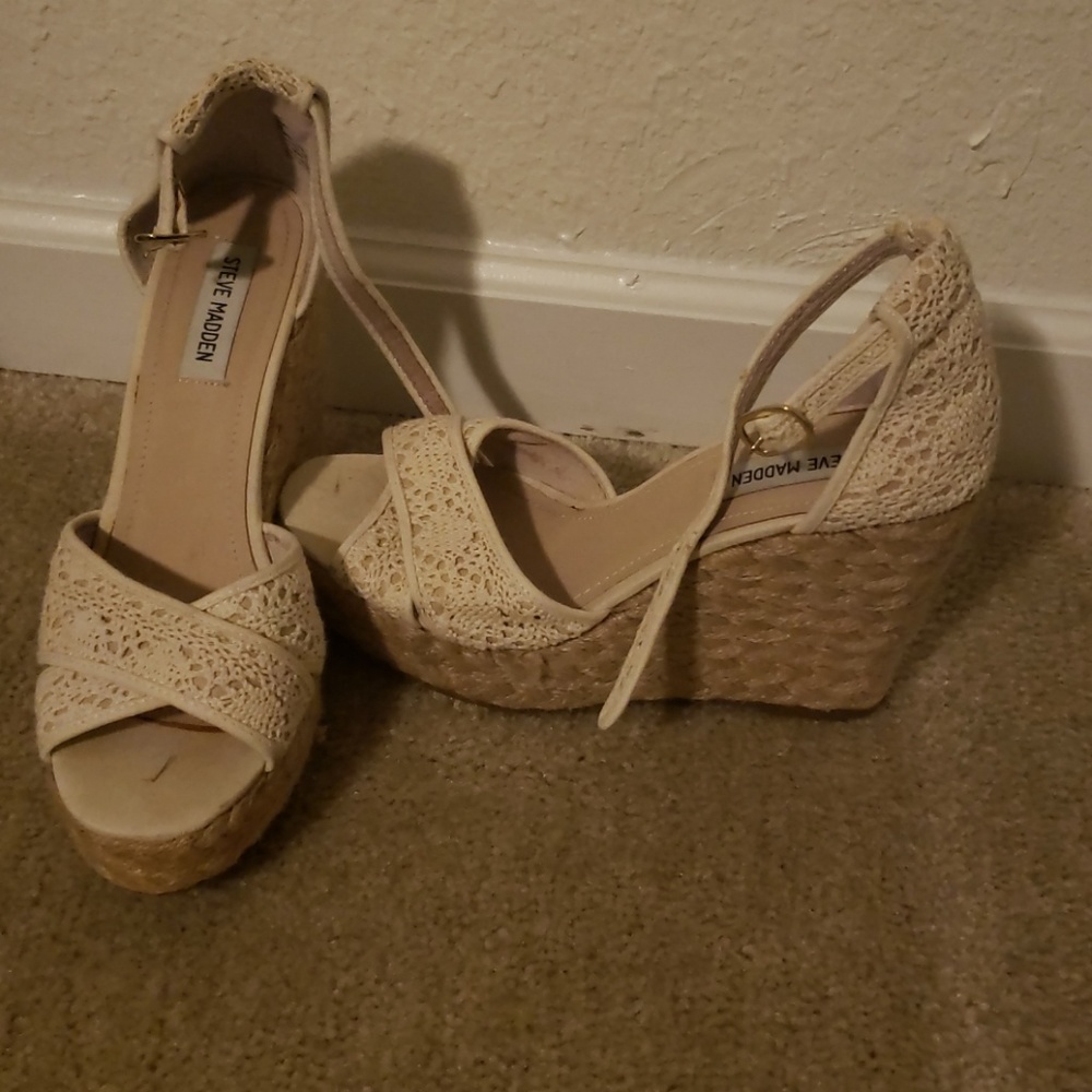 Steve Madden marrvil wedge heels size 9